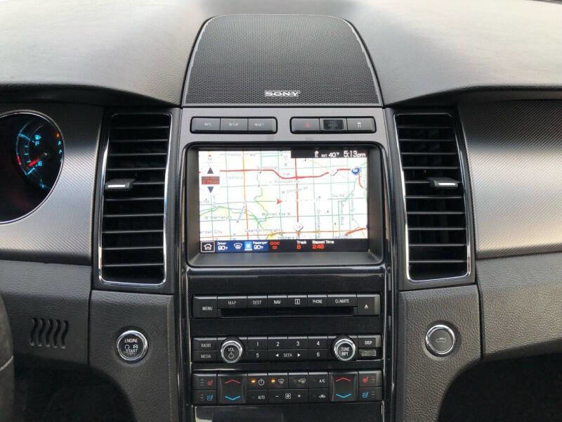 Used 2010 Ford Taurus SHO image 18