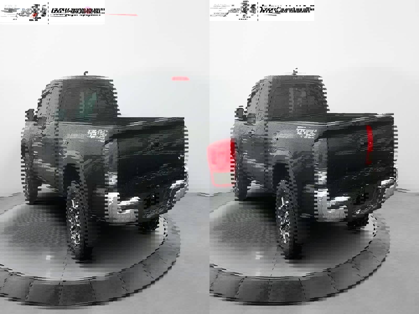 Used 2017 Toyota Tacoma TRD Off-Road image 4