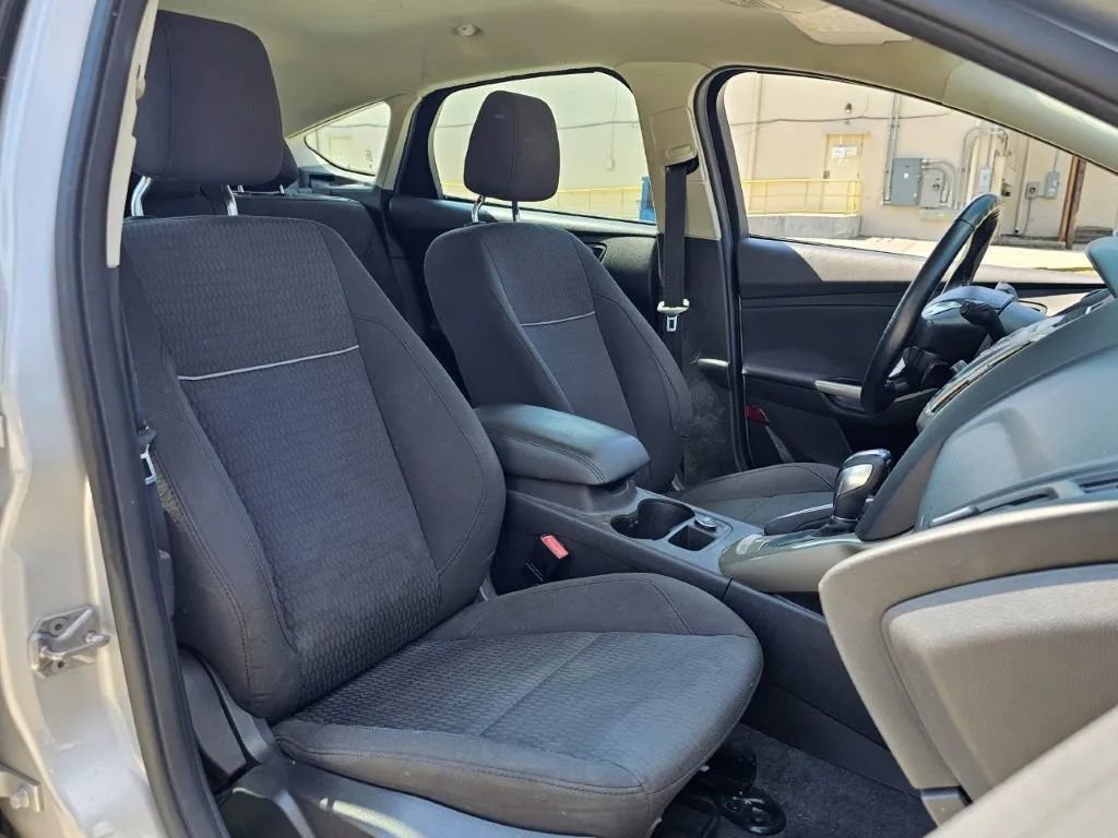 Used 2012 Ford Focus SEL image 10