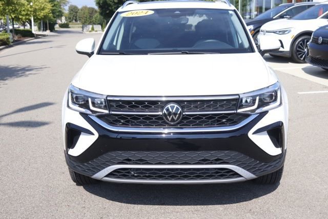 Used 2024 Volkswagen Taos SEL image 9