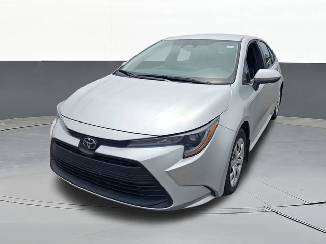 Used 2025 Toyota Corolla LE FWD image 2