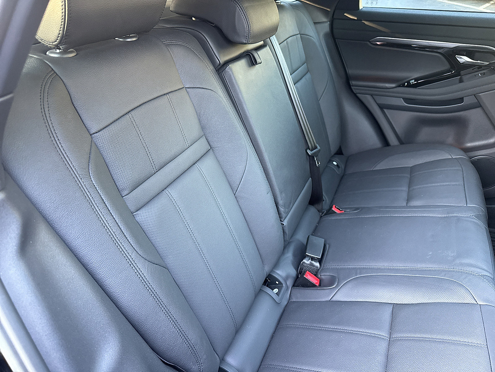 Used 2023 Land Rover Range Rover Evoque R-Dynamic SE AWD/4WD image 37