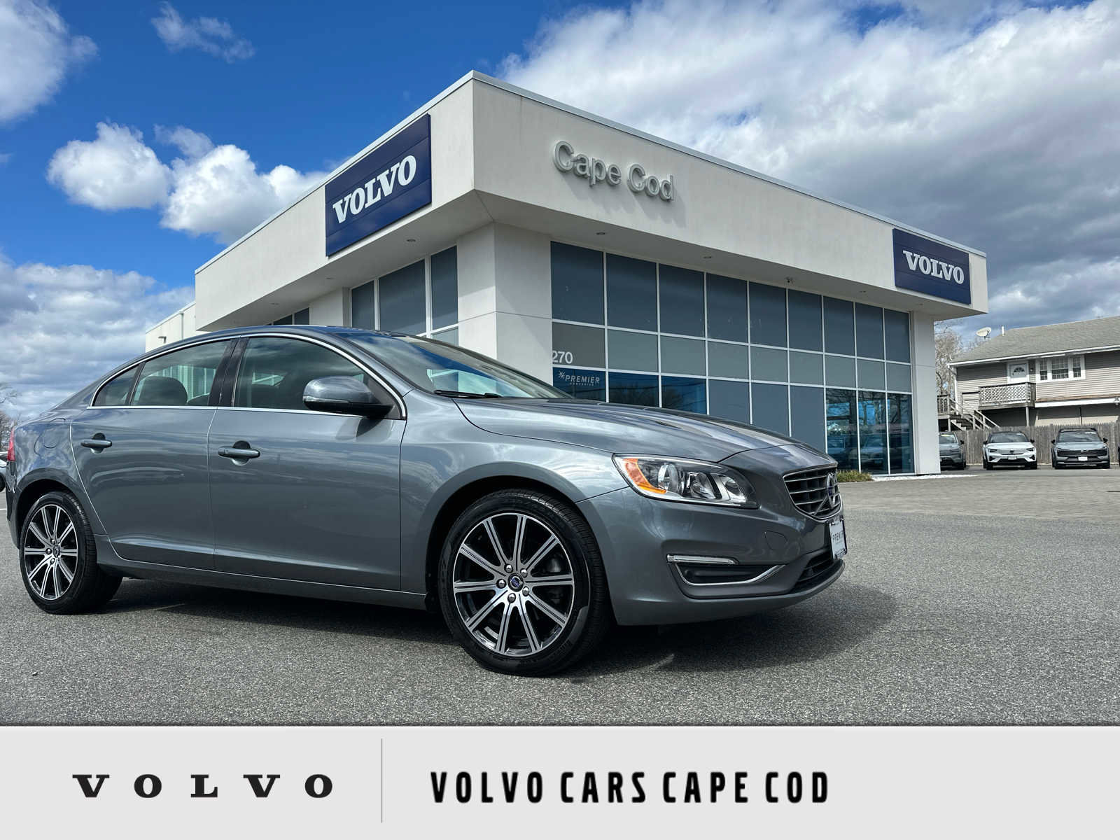 Used 2018 Volvo S60 T5 Inscription image 1