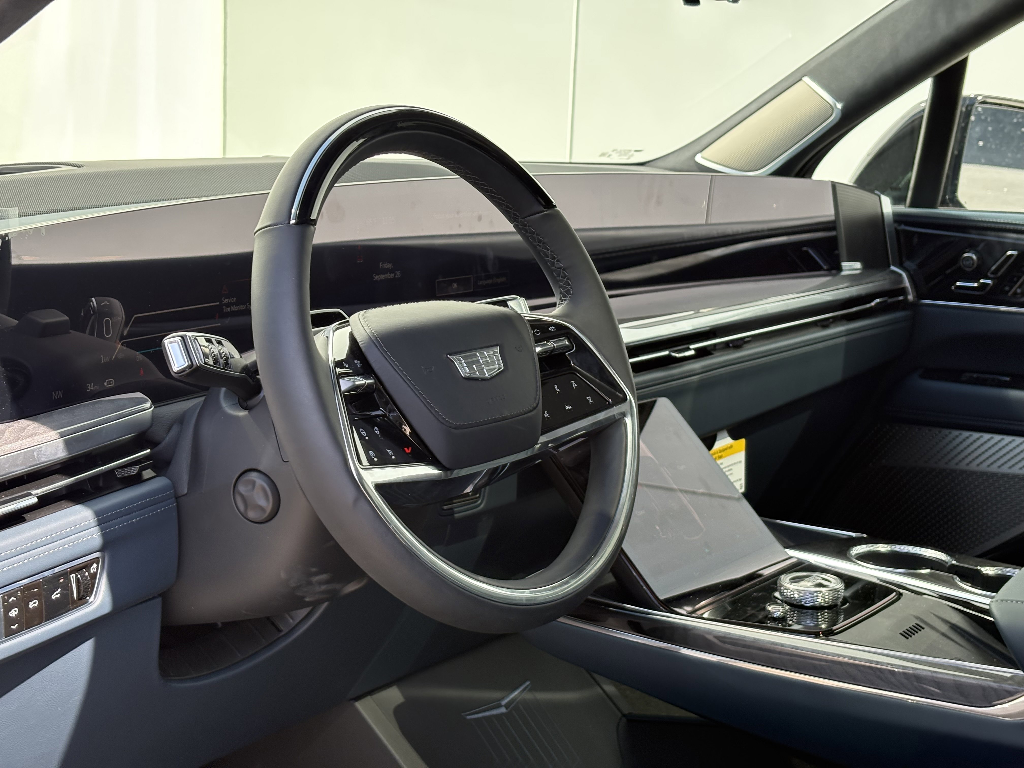 New 2025 Cadillac Escalade IQ Sport 2 w/ LPO, ONYX Package image 18