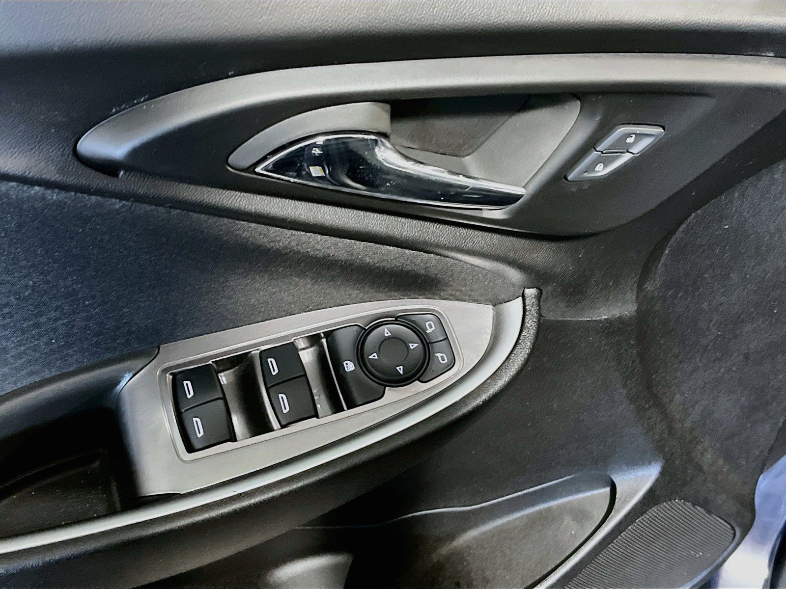 Used 2025 Chevrolet Malibu RS FWD image 18