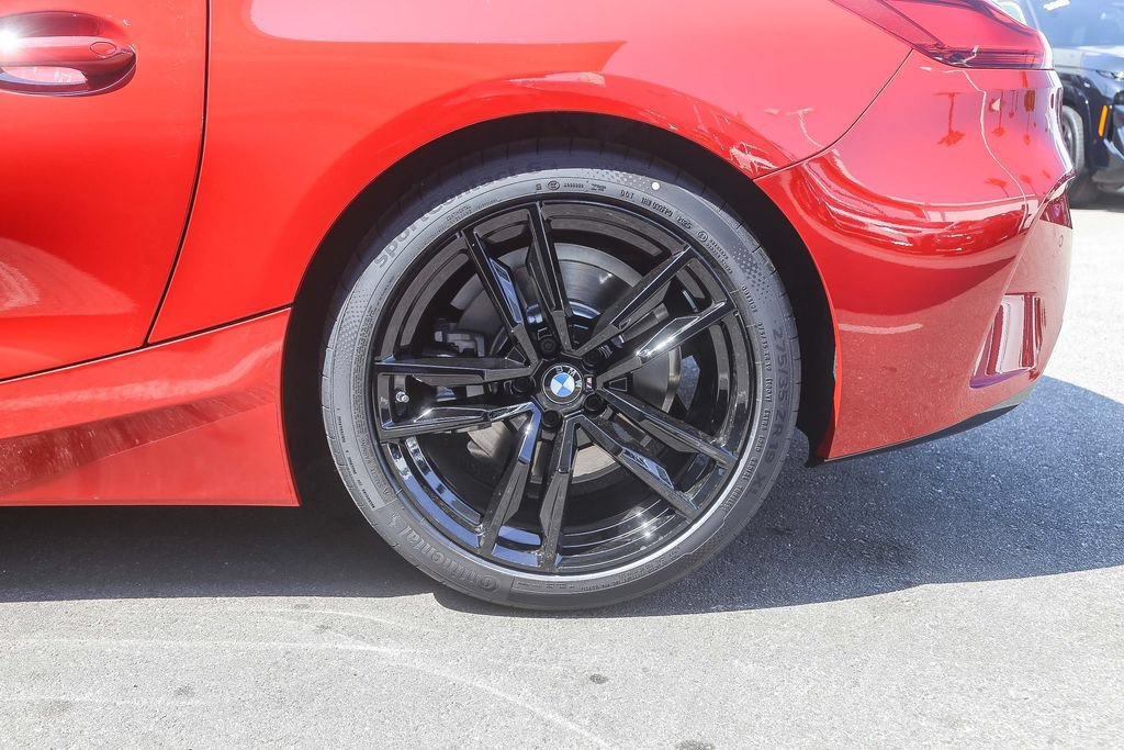 Used 2026 BMW Z4 sDrive30i w/ Shadowloine Package RWD image 8