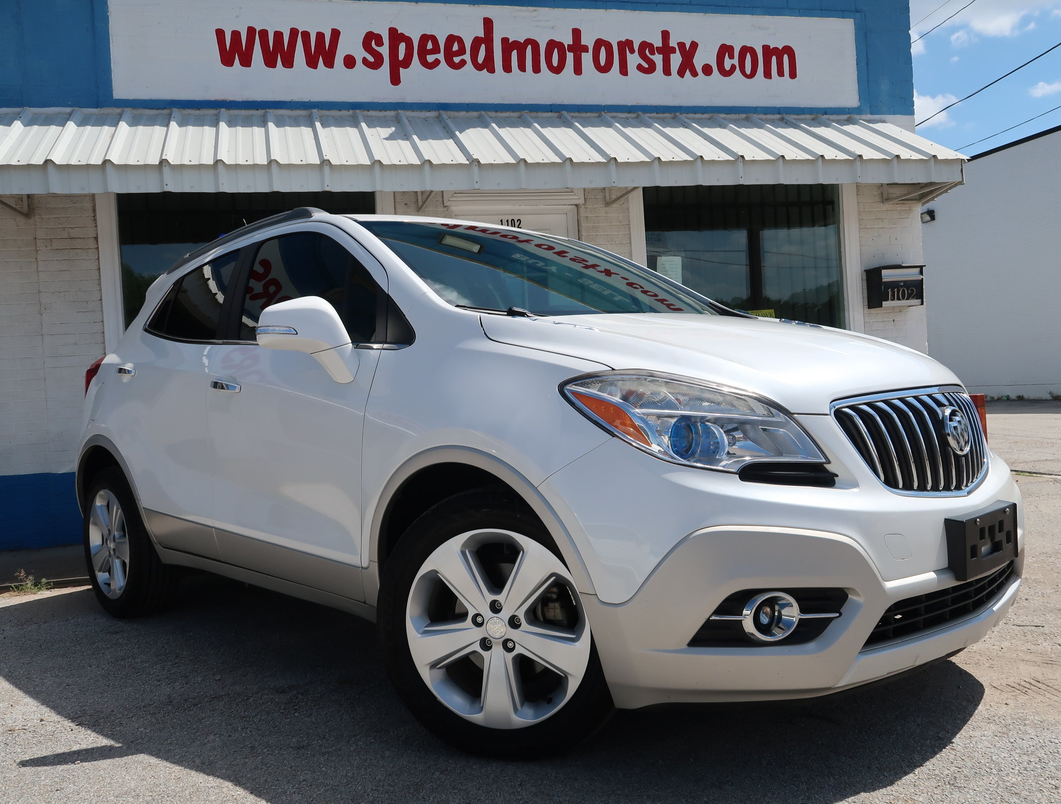 Used 2015 Buick Encore Convenience FWD image 2