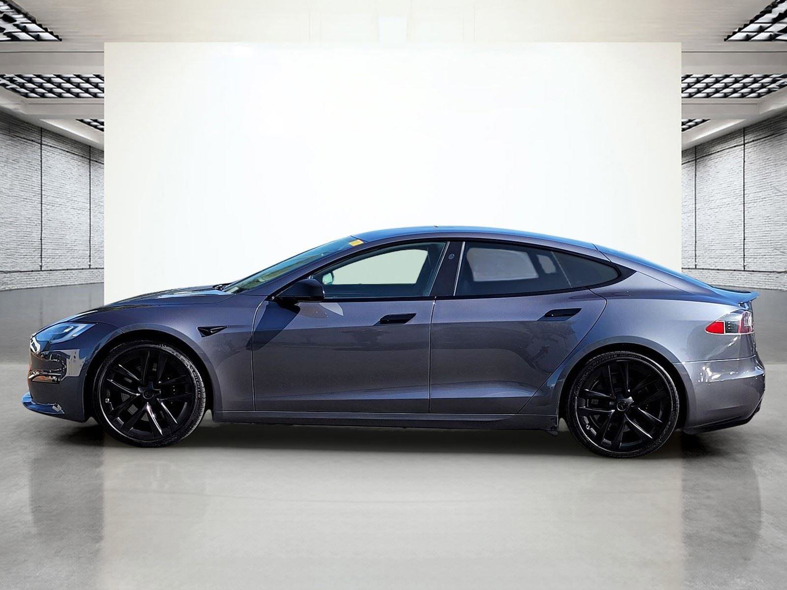 Used 2021 Tesla Model S Plaid image 10