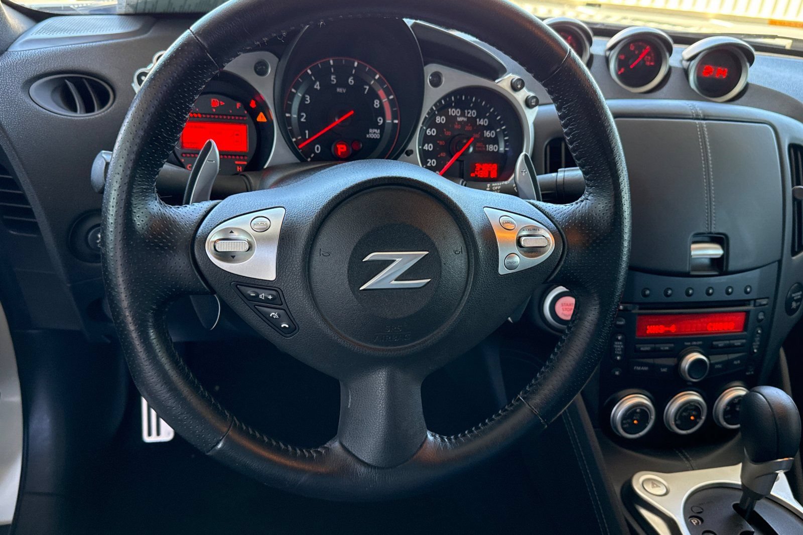 Used 2014 Nissan 370Z Touring RWD image 20