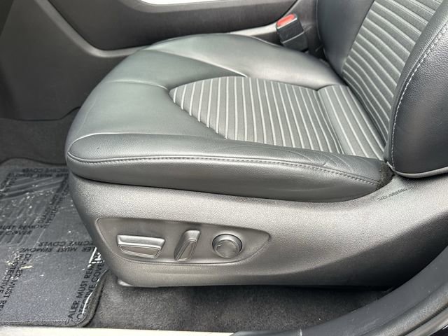 Used 2021 Toyota Highlander XSE FWD image 28