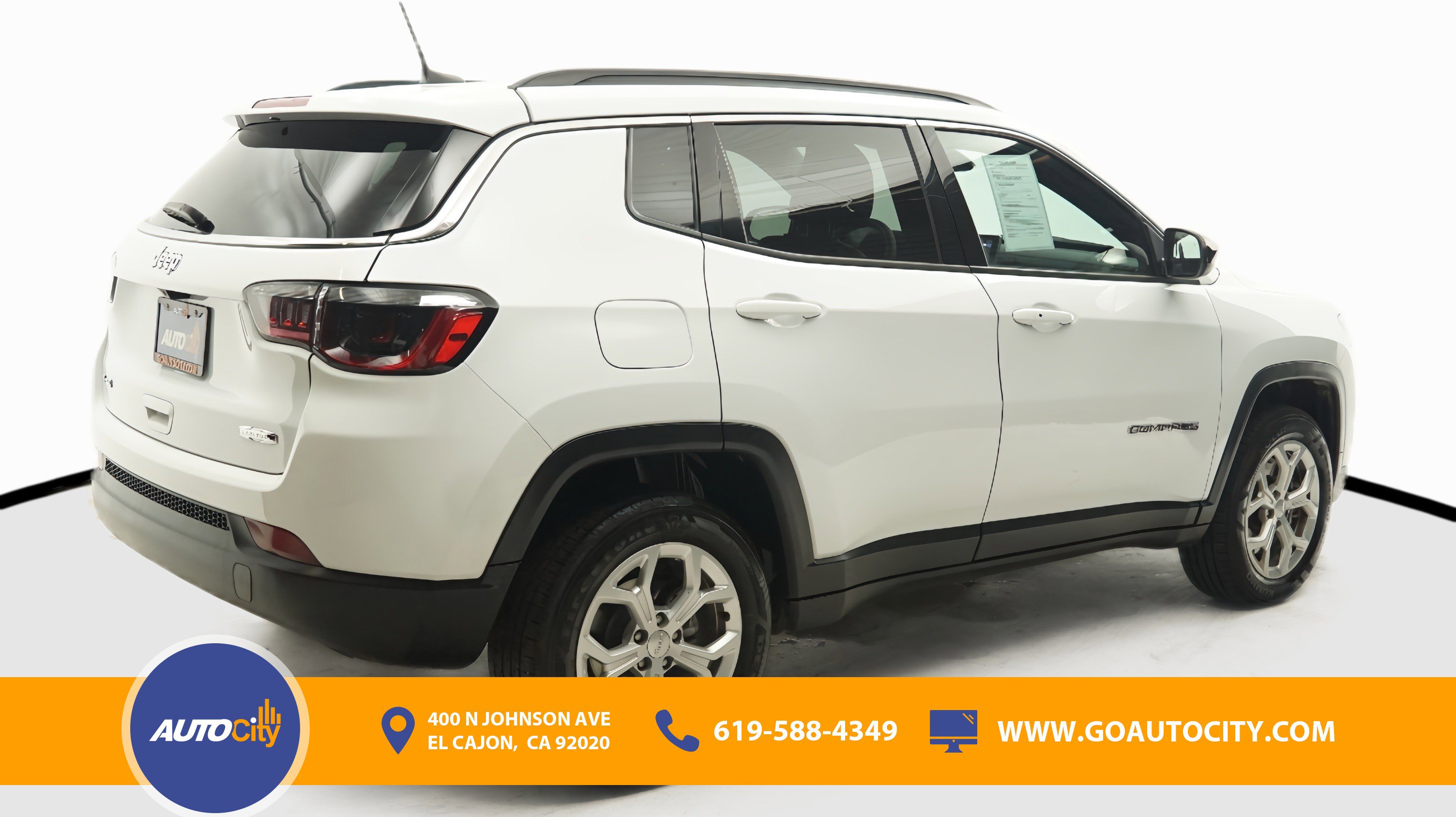 Used 2024 Jeep Compass Latitude AWD/4WD image 6