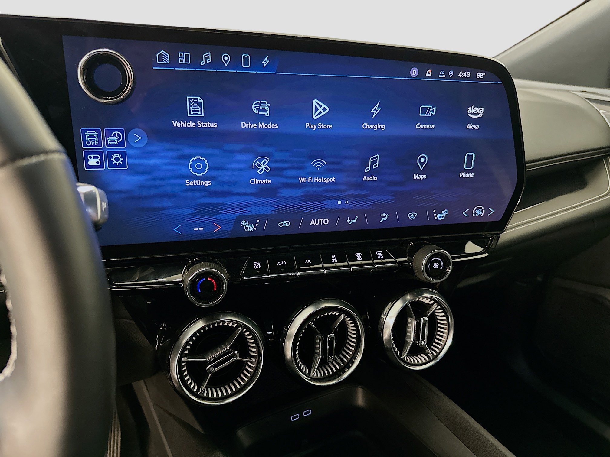 Used 2024 Chevrolet Blazer EV LT AWD/4WD image 26