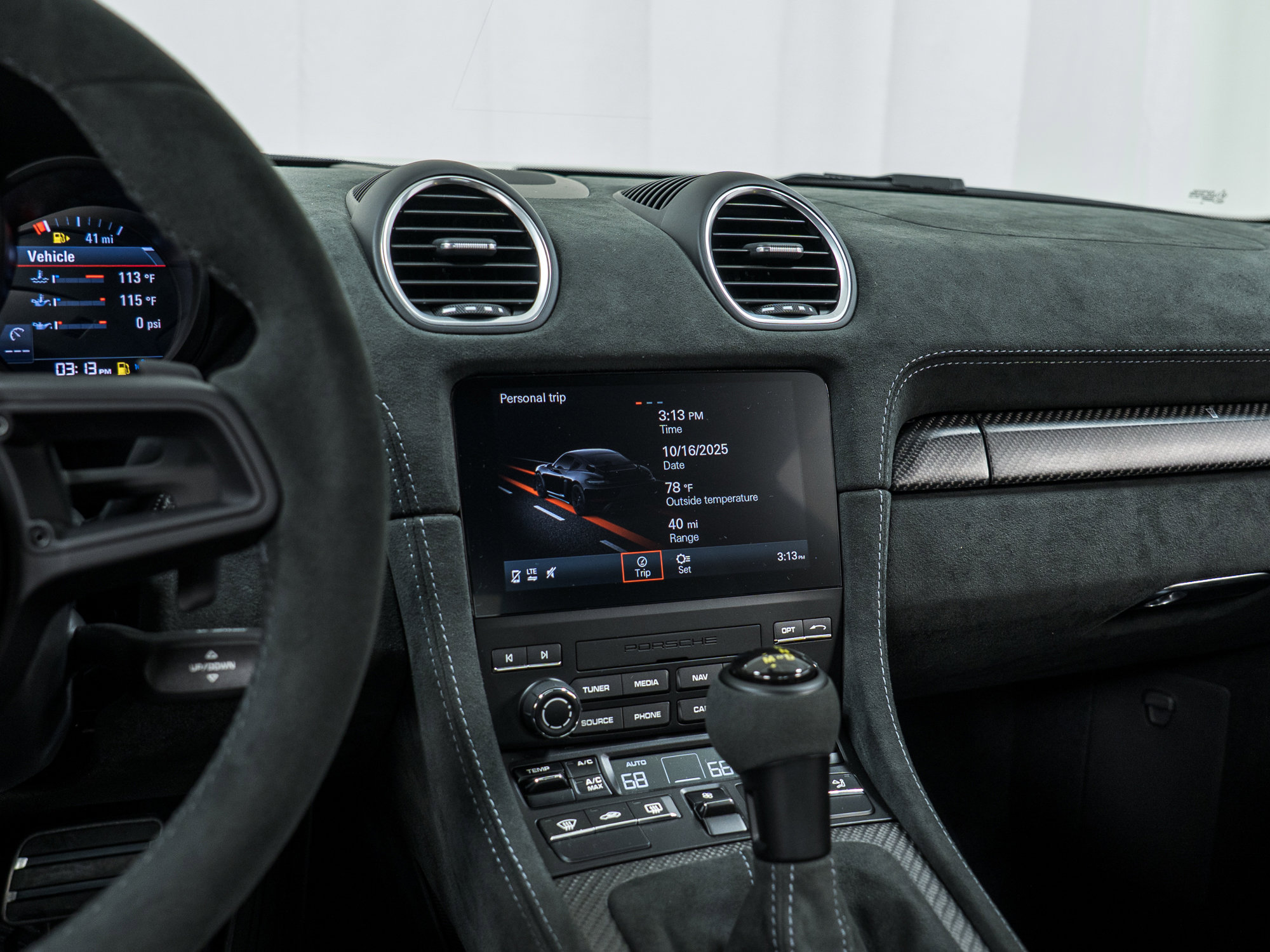 Used 2025 Porsche 718 Cayman GT4 RS image 27