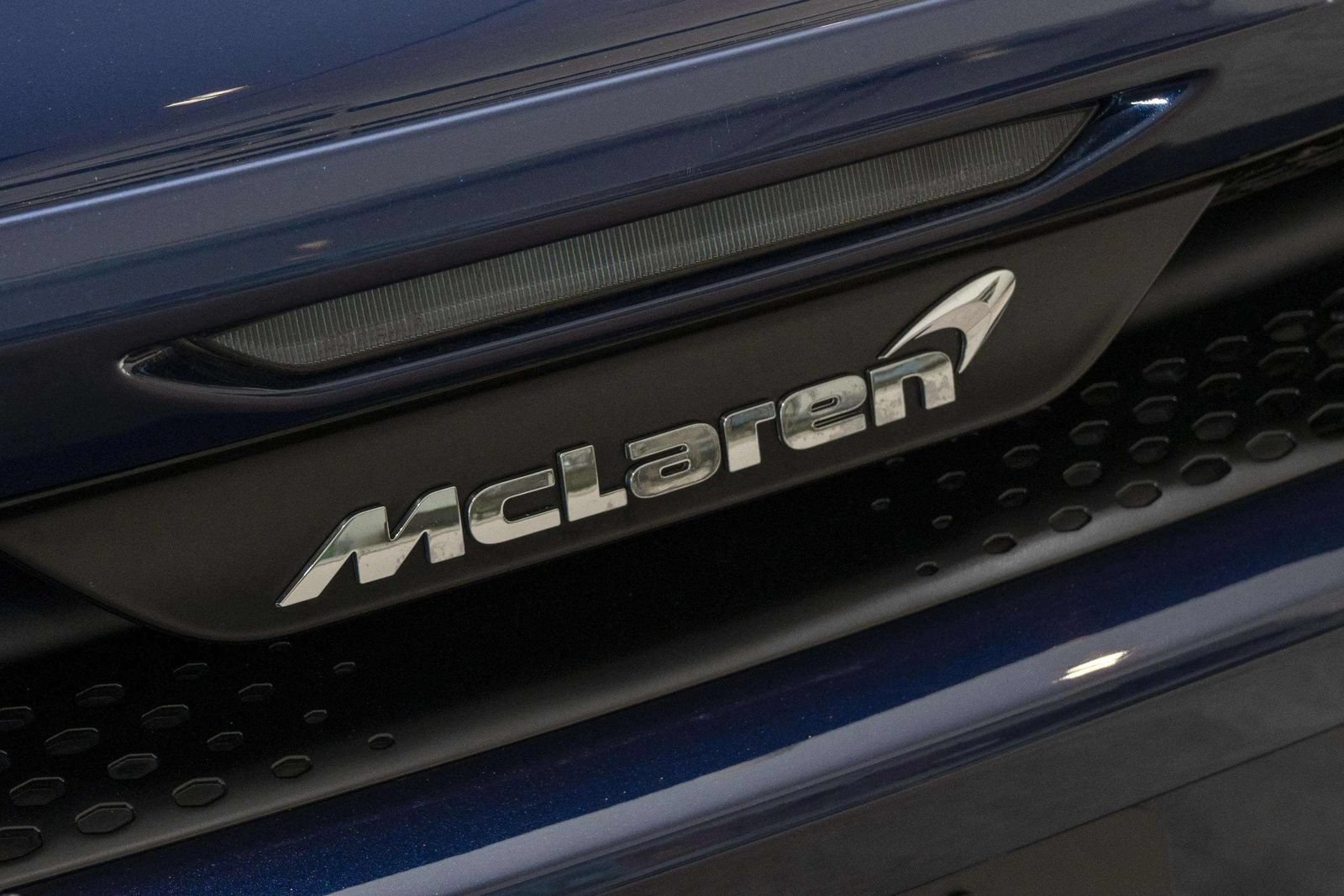 Used 2023 McLaren GT RWD image 37