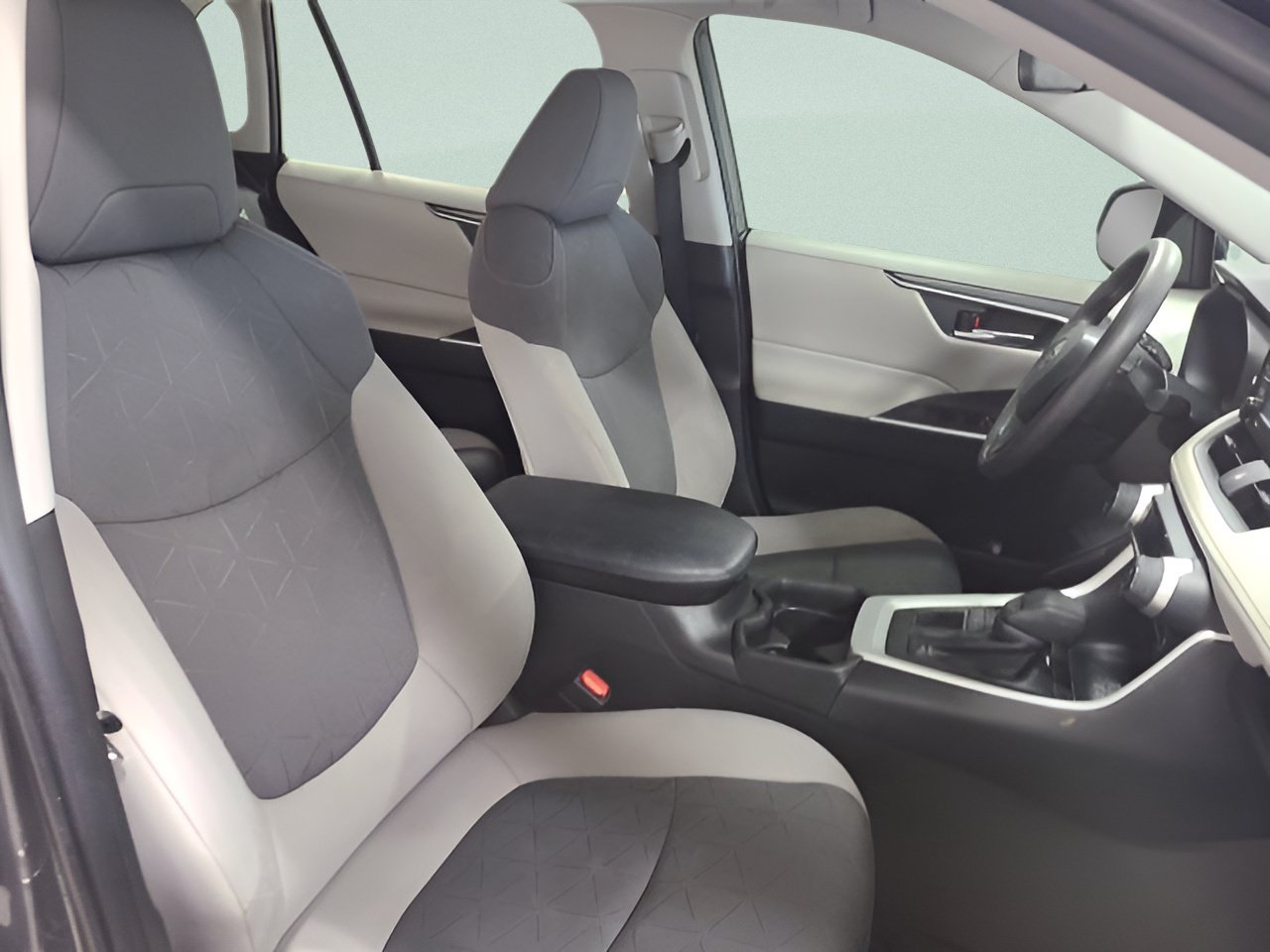 Used 2021 Toyota RAV4 XLE AWD/4WD image 12