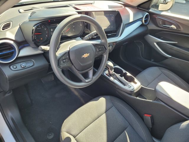Used 2024 Chevrolet Trax LS FWD image 7