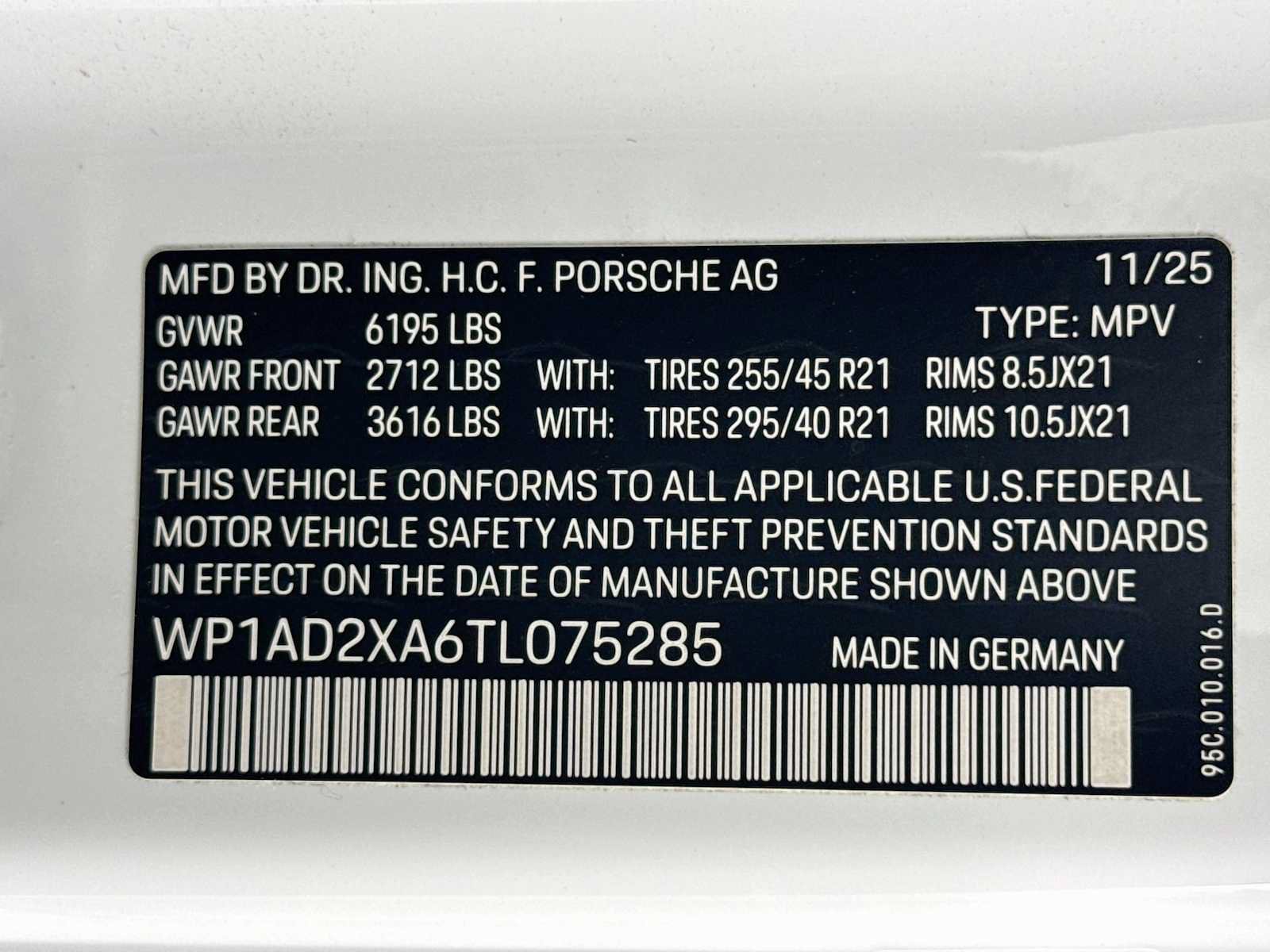 Used 2026 Porsche Macan Electric RWD image 33