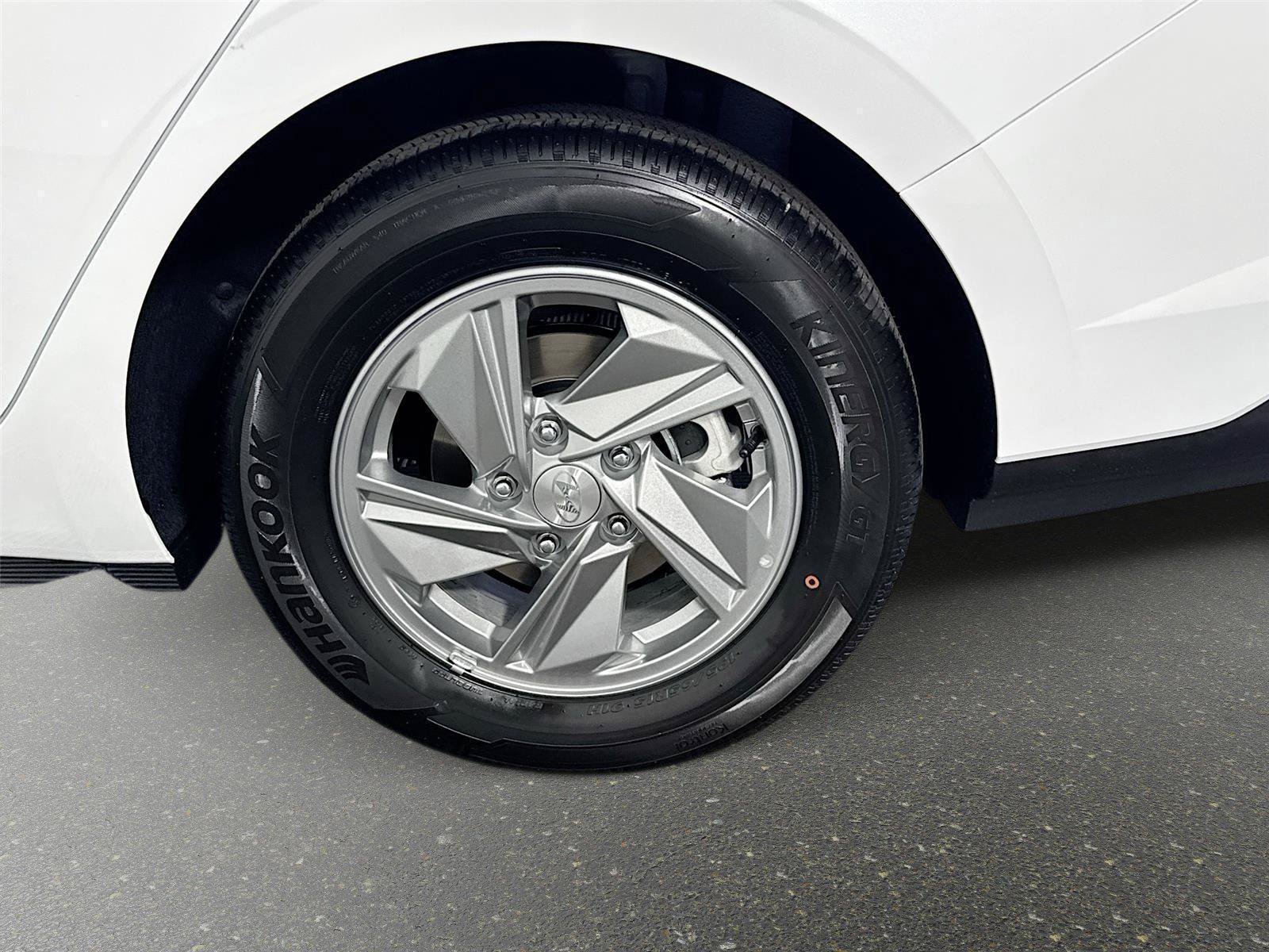 New 2026 Hyundai Elantra SE FWD image 28