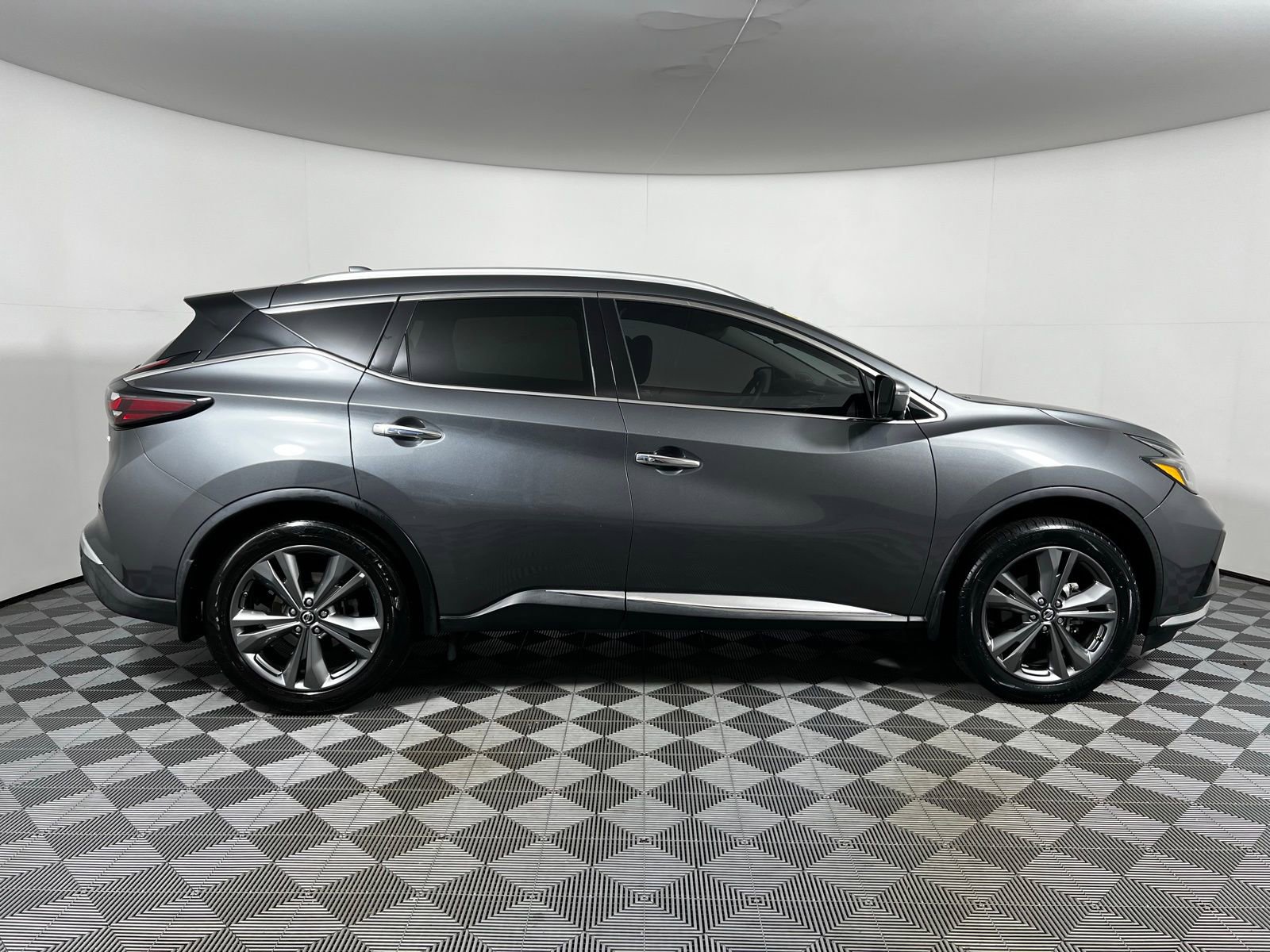 Used 2019 Nissan Murano Platinum w/ Cargo Package image 4