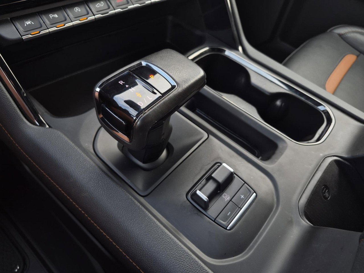 Certified 2022 GMC Sierra 1500 AT4 w/ AT4 Premium Package image 31