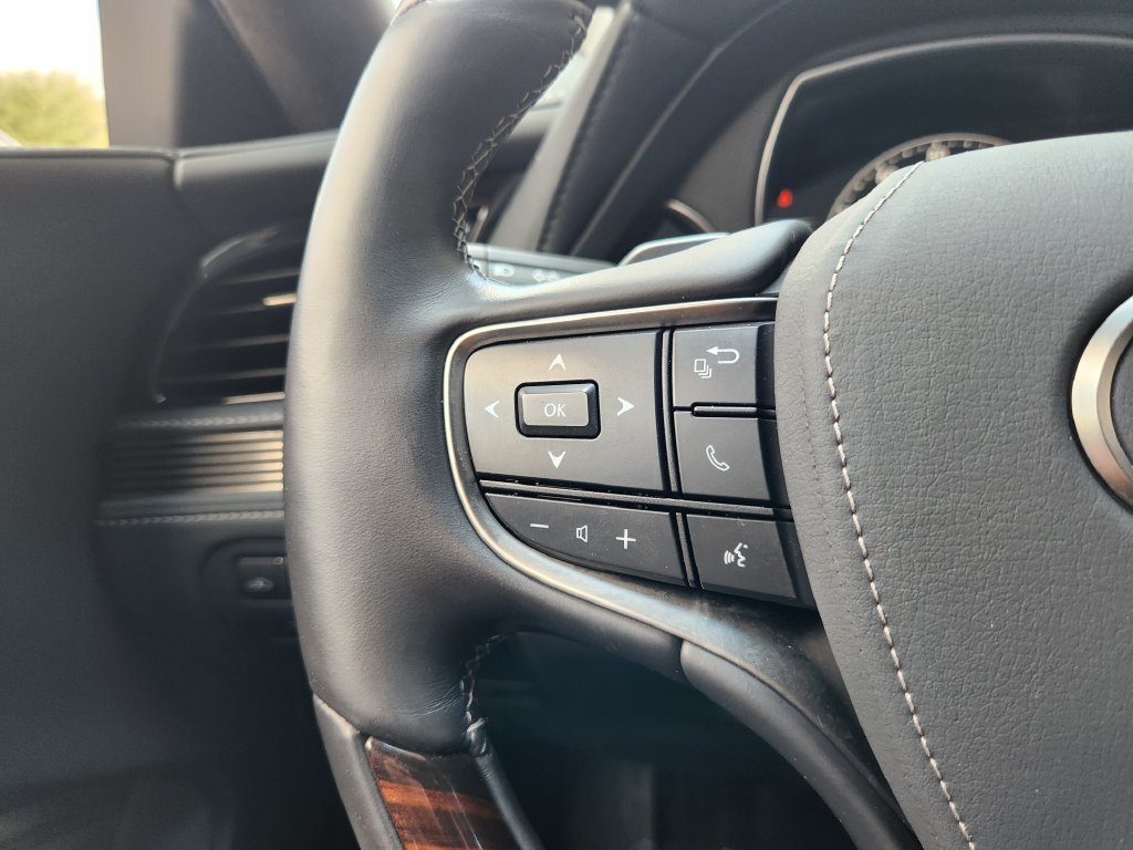 Certified 2023 Lexus LS 500 w/ Luxury Package RWD image 28