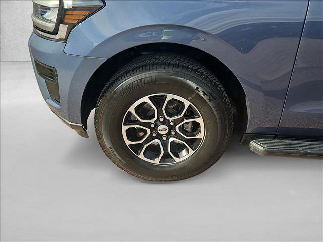 Used 2023 Ford Expedition Max XLT image 25