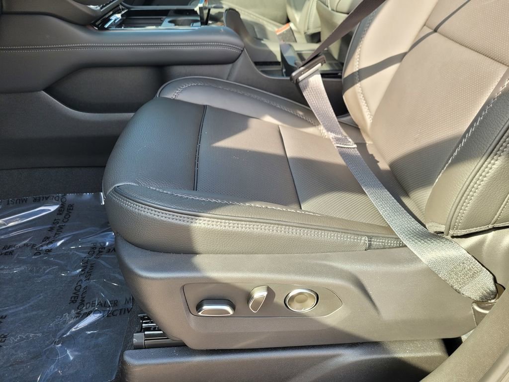 New 2026 GMC Yukon XL Denali w/ Denali Reserve Package image 16