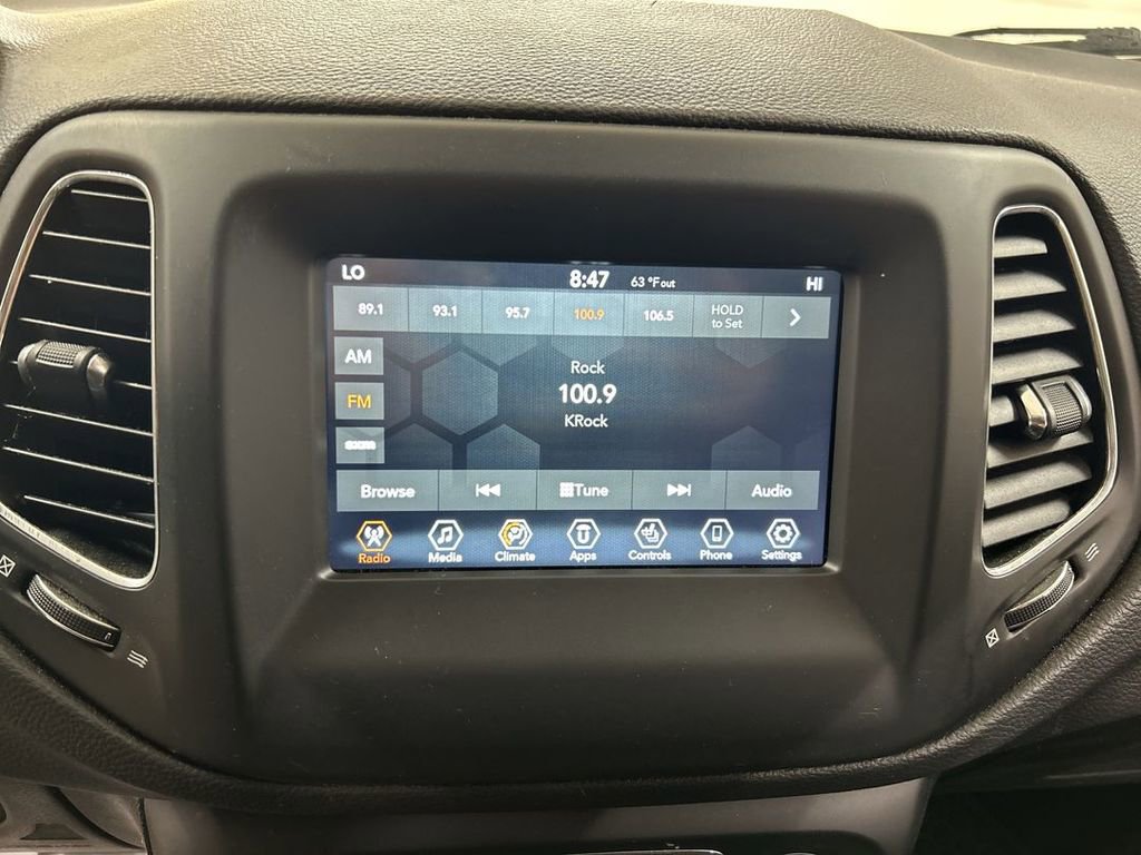 Used 2020 Jeep Compass Latitude w/ Cold Weather Group image 14