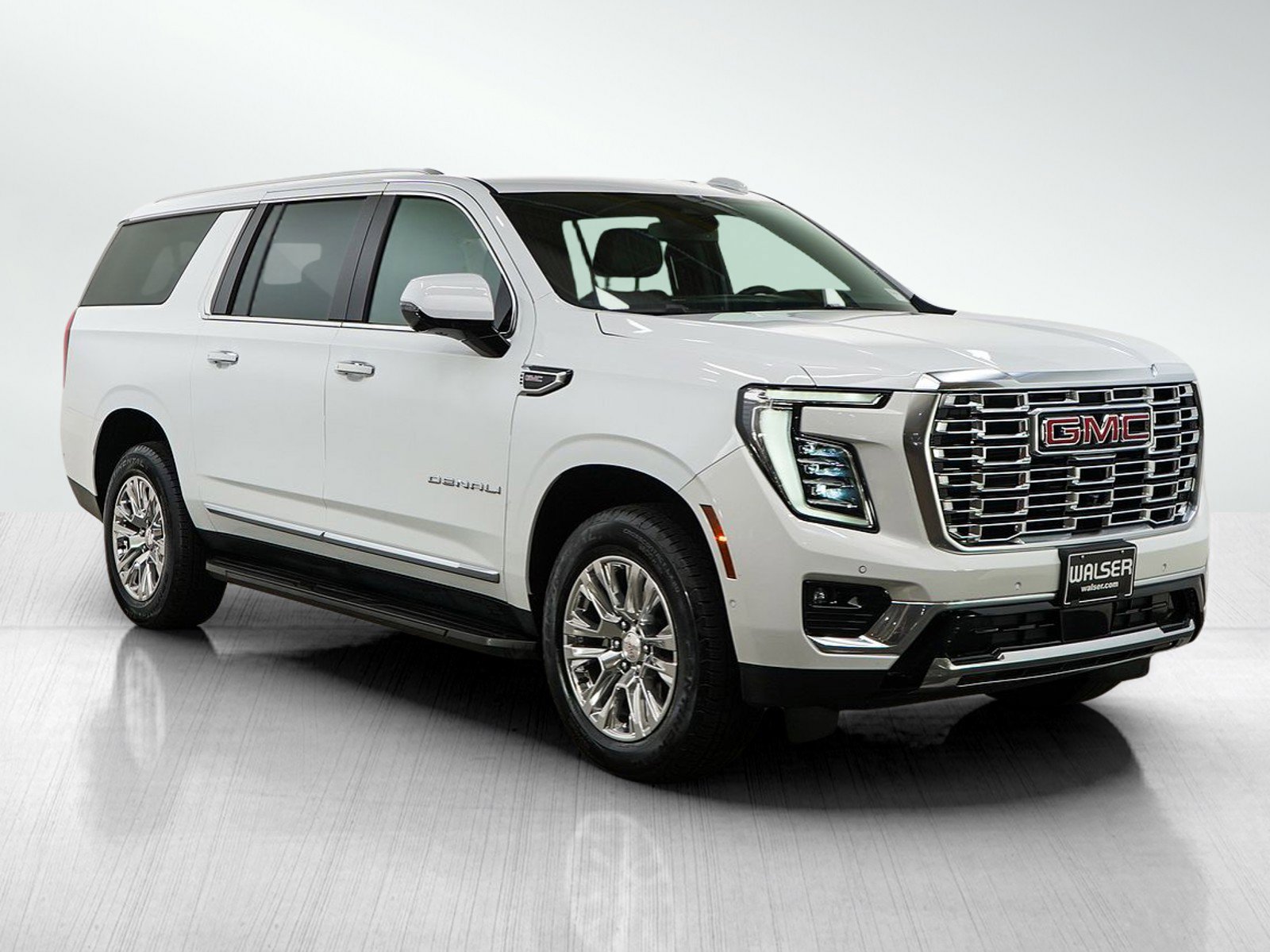 Used 2025 GMC Yukon XL Denali image 7