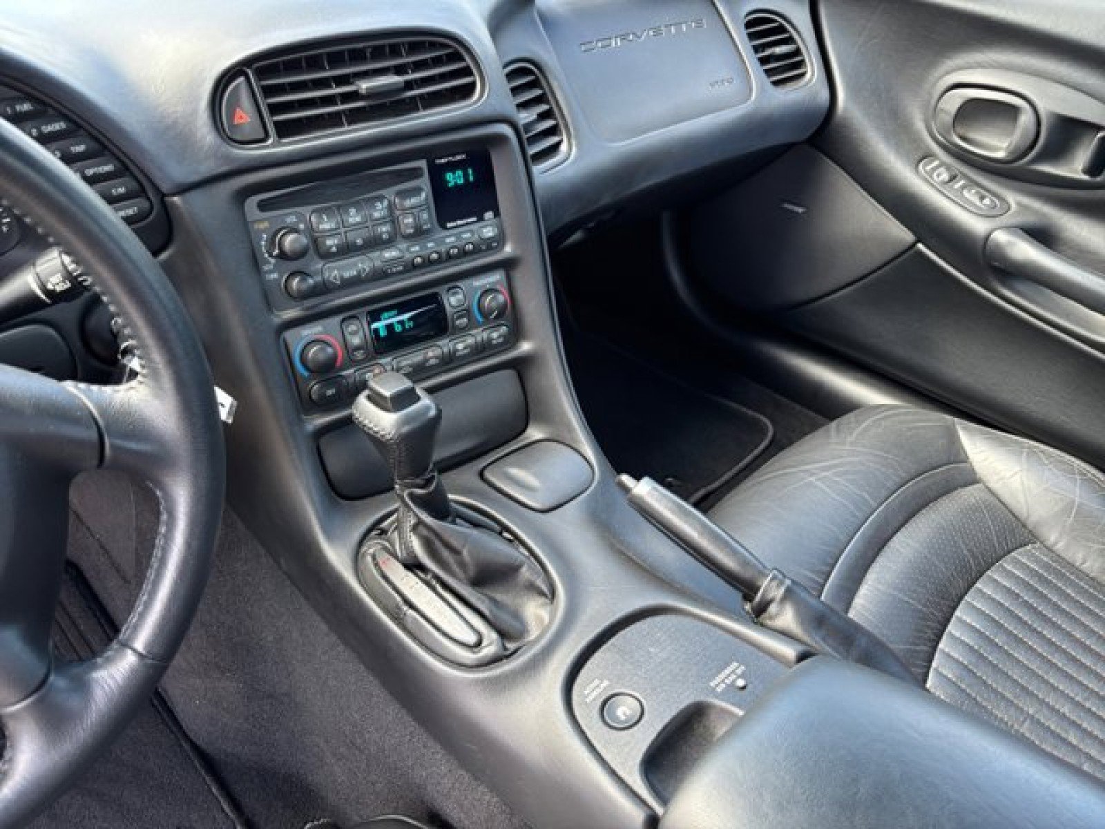 Used 2004 Chevrolet Corvette Convertible w/ Preferred Equipment Group image 13