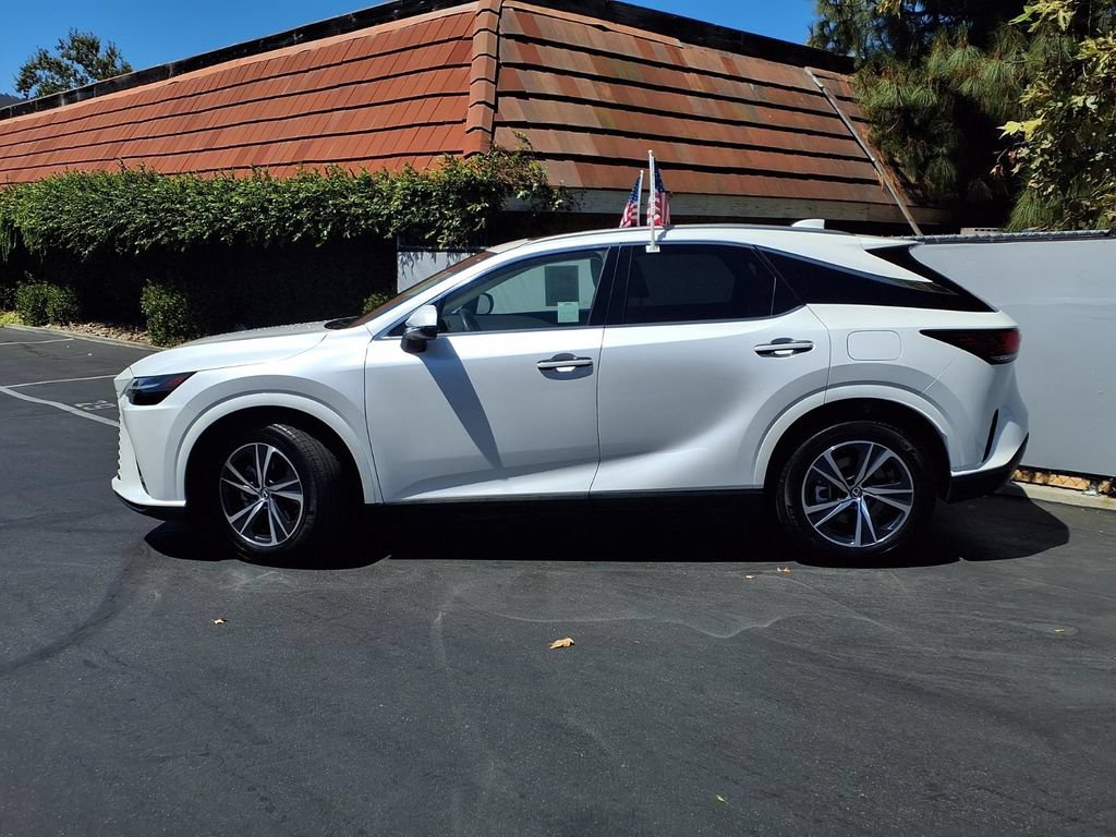 Used 2024 Lexus RX 350 FWD w/ Technology Package image 3