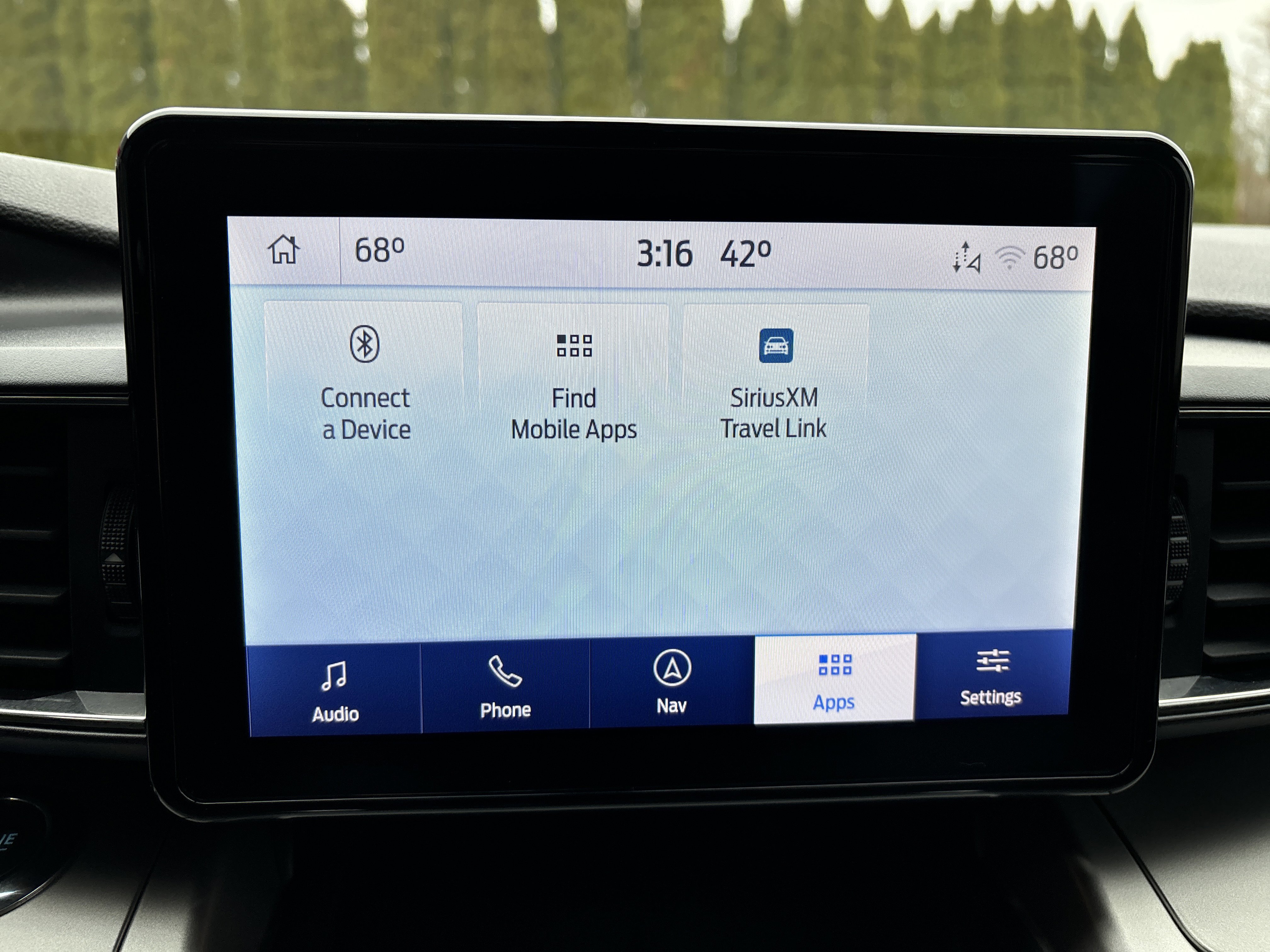 Used 2022 Ford Explorer XLT w/ Equipment Group 202A image 27