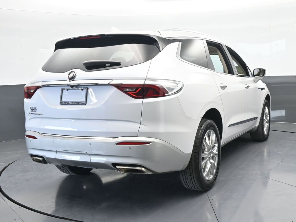 Used 2024 Buick Enclave Essence w/ Experience Buick Package image 5