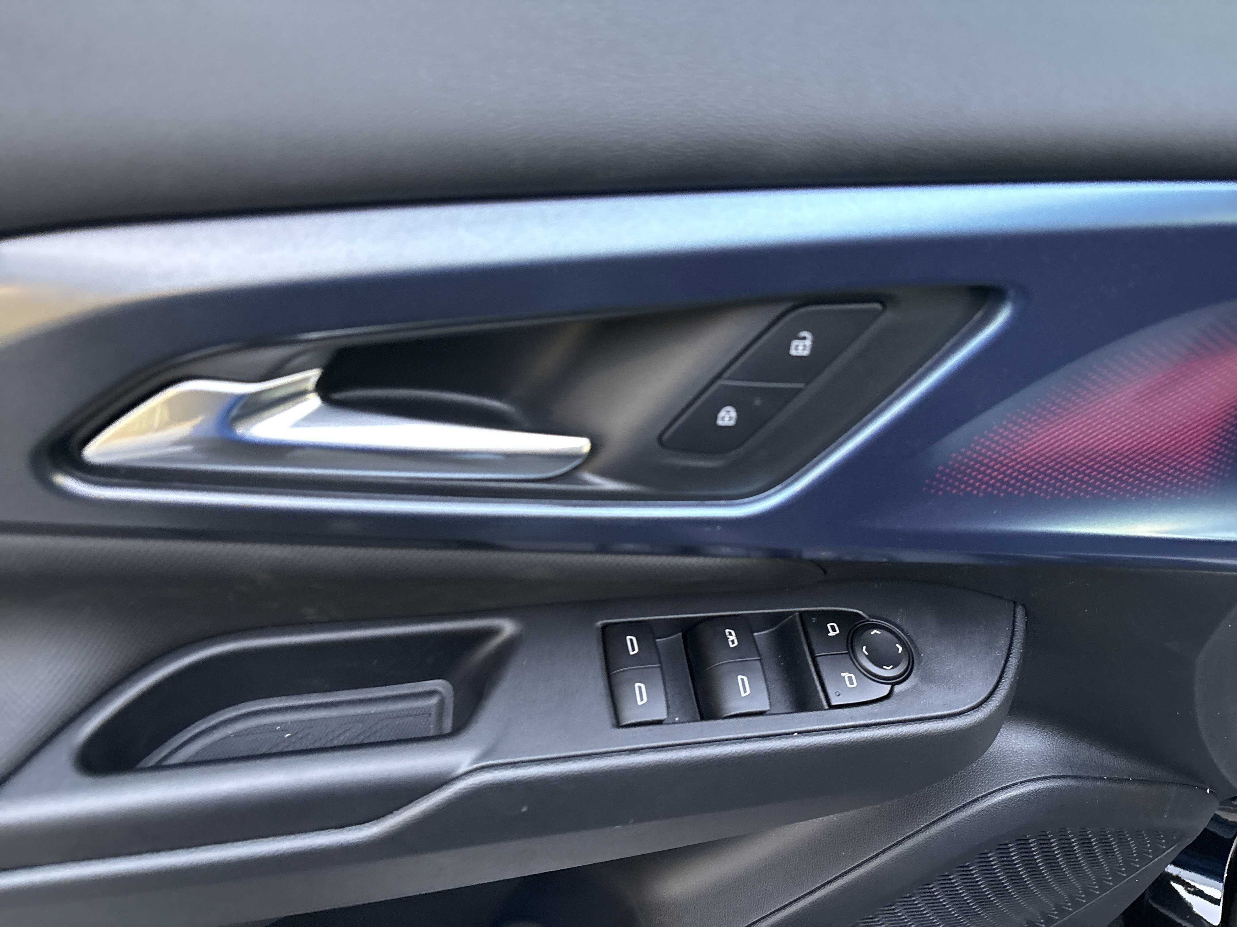 New 2026 Chevrolet Equinox EV LT image 13