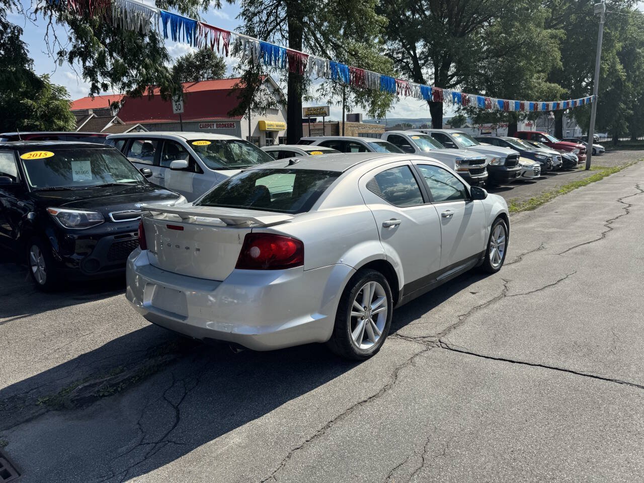 Used 2011 Dodge Avenger Heat FWD image 4