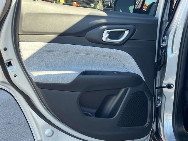 New 2026 Jeep Compass Latitude image 13