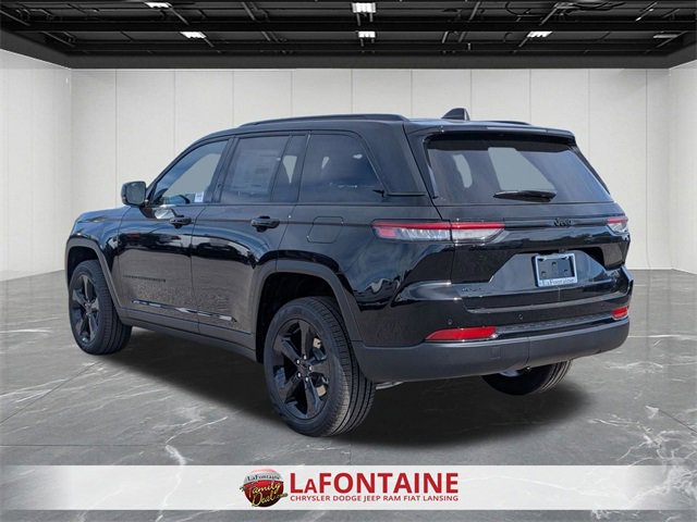 New 2025 Jeep Grand Cherokee Limited w/ Black Appearance Package image 3