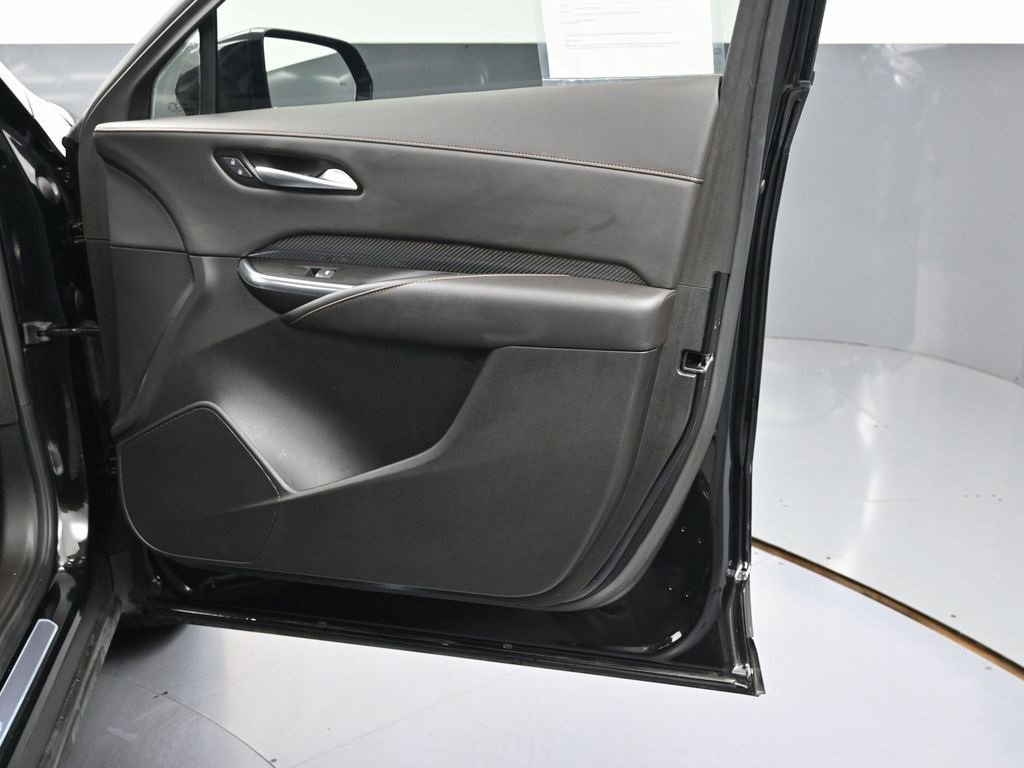 Used 2023 Cadillac XT4 Sport image 39
