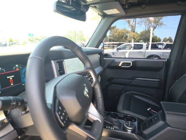 Used 2025 Ford Bronco Outer Banks AWD/4WD image 11