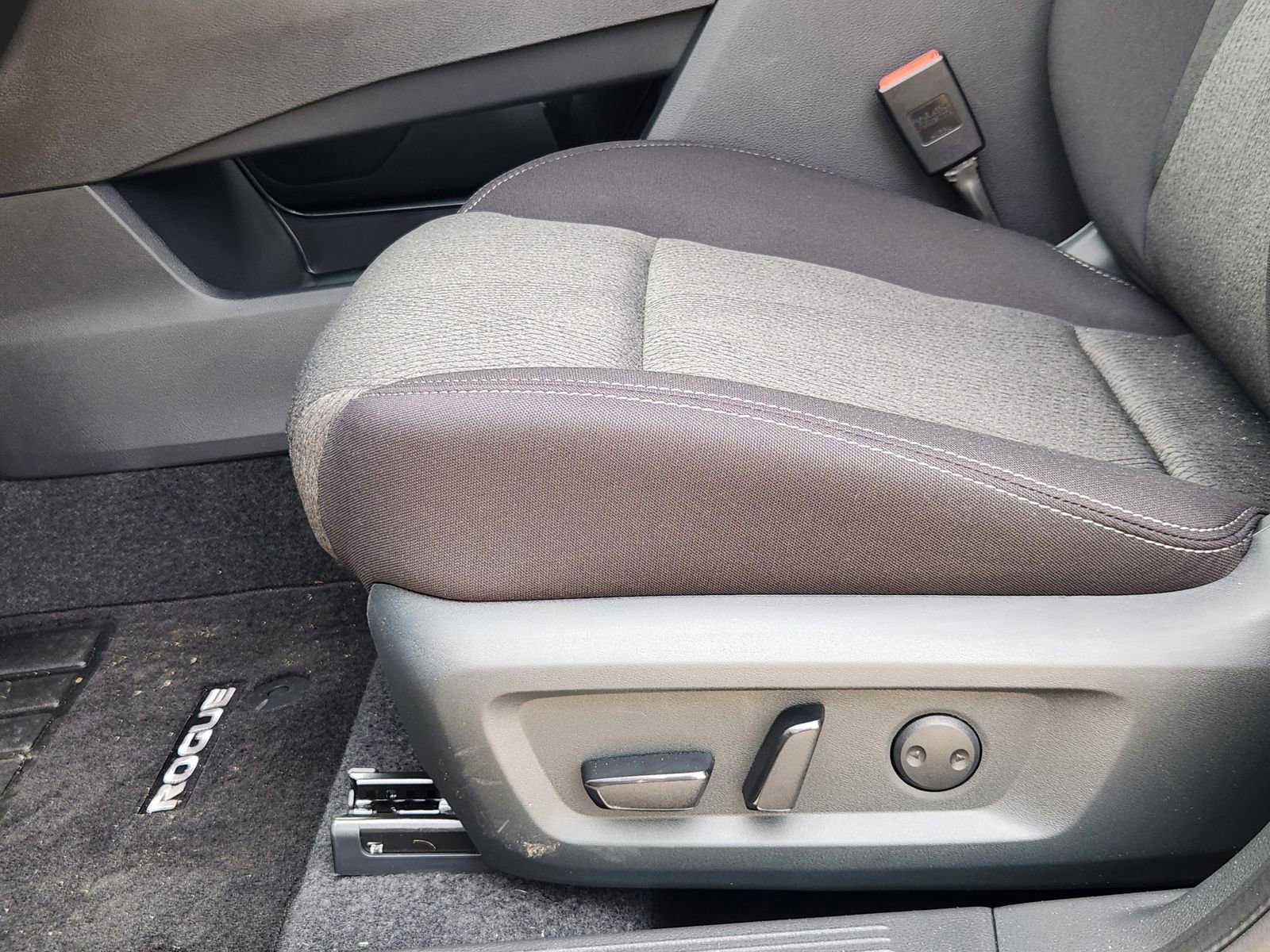 New 2026 Nissan Rogue SV image 22