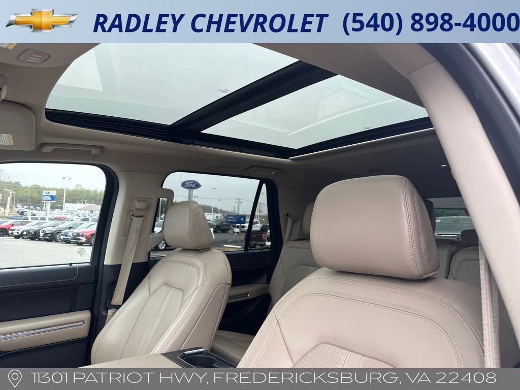 Used 2024 Ford Expedition Limited image 2