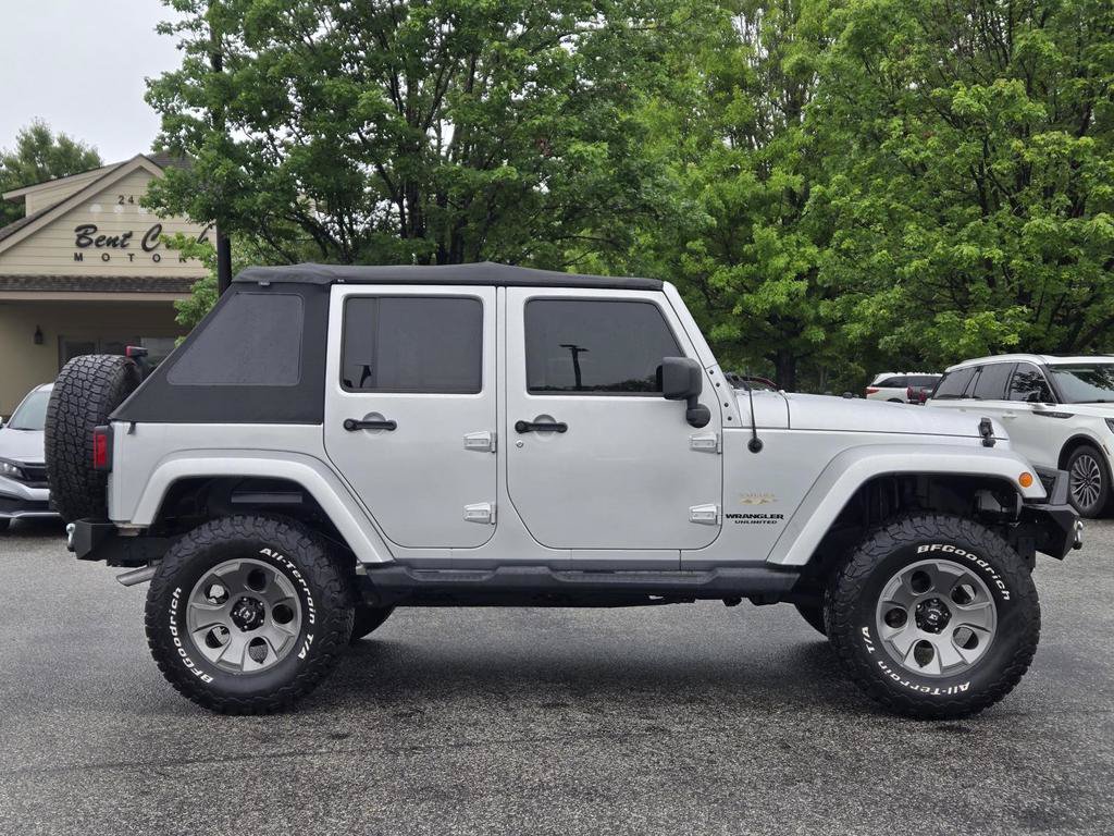 Used 2012 Jeep Wrangler Unlimited Sahara w/ Connectivity Group AWD/4WD image 6
