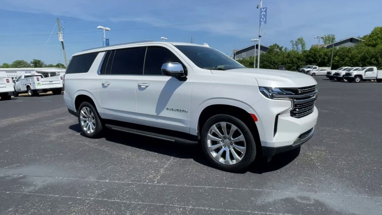 Used 2023 Chevrolet Suburban Premier AWD/4WD image 2