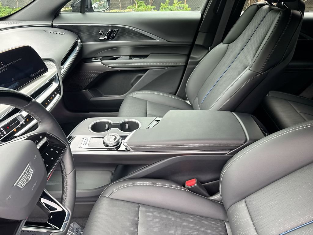 Used 2026 Cadillac Lyriq Luxury RWD image 24