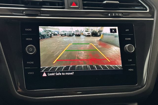 Certified 2024 Volkswagen Tiguan SE R-Line AWD/4WD image 24