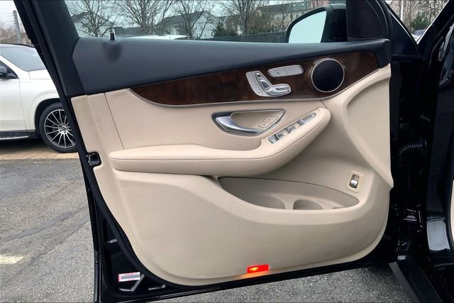 Used 2018 Mercedes-Benz GLC 300 4MATIC image 18