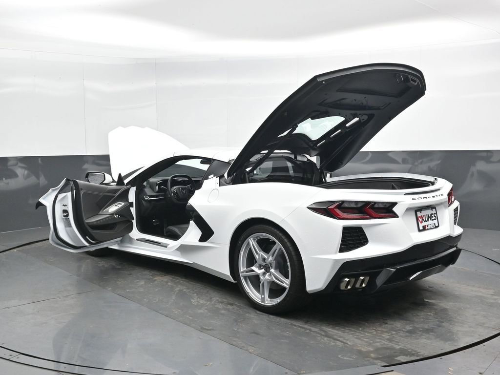 Used 2022 Chevrolet Corvette Stingray Coupe w/ 1LT RWD image 49