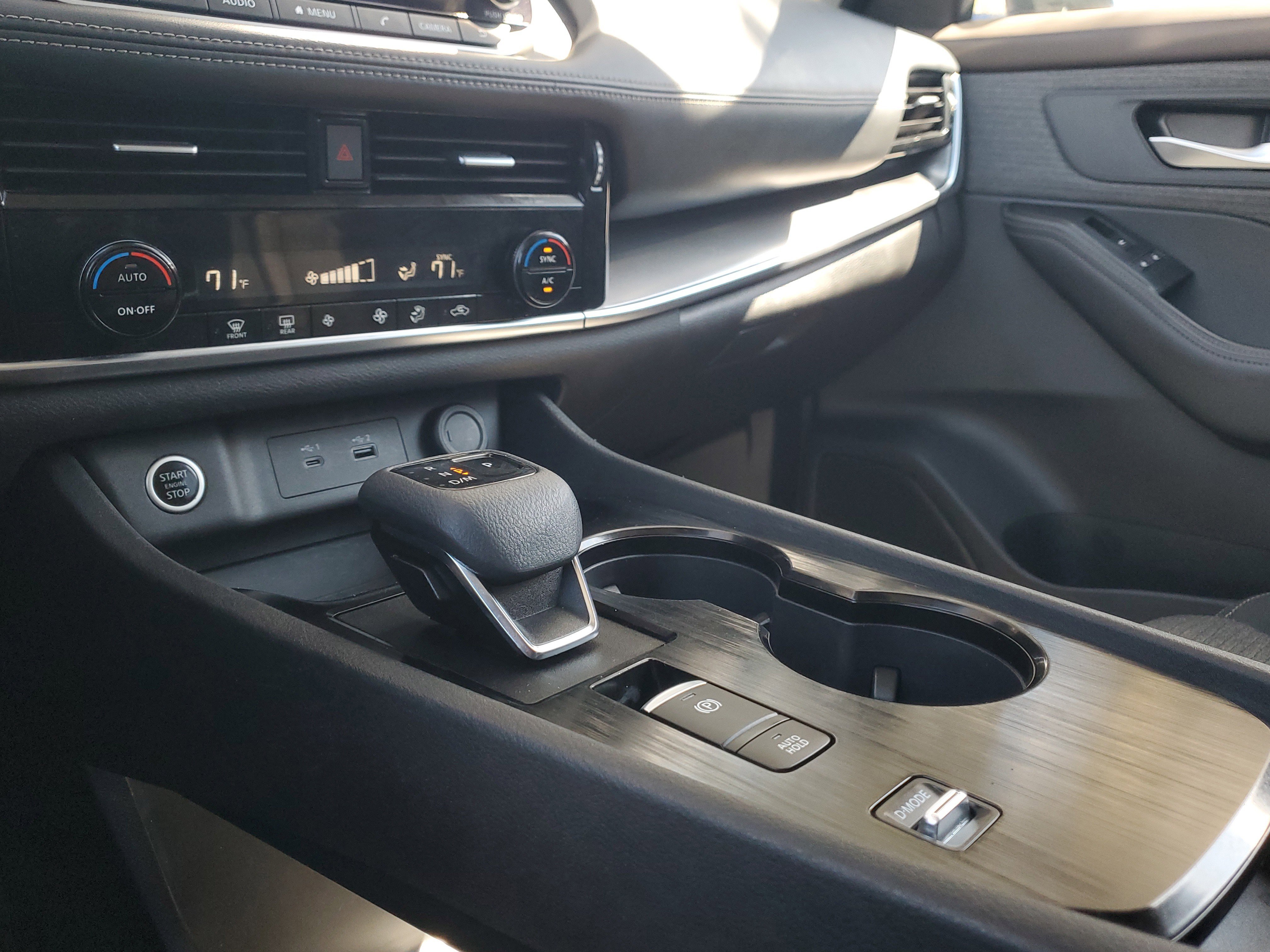 Used 2023 Nissan Rogue SV image 27