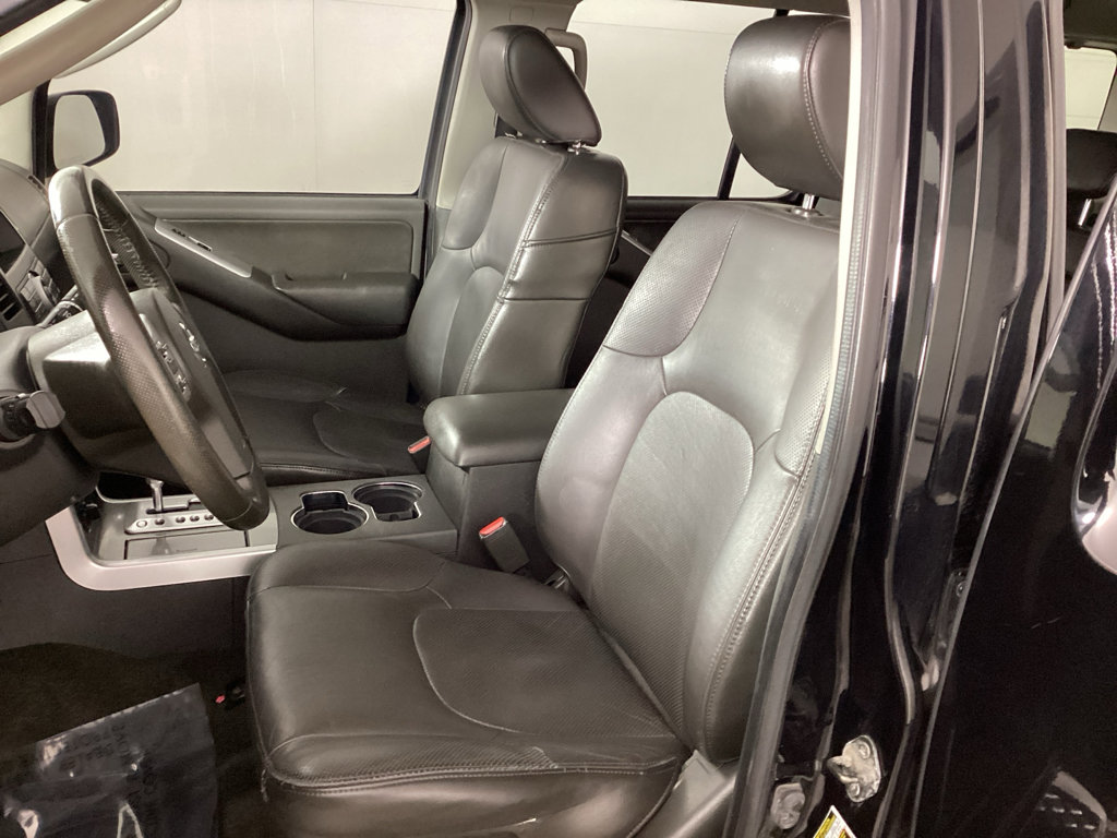 Used 2012 Nissan Pathfinder Silver w/ Protection Pkg AWD/4WD image 17