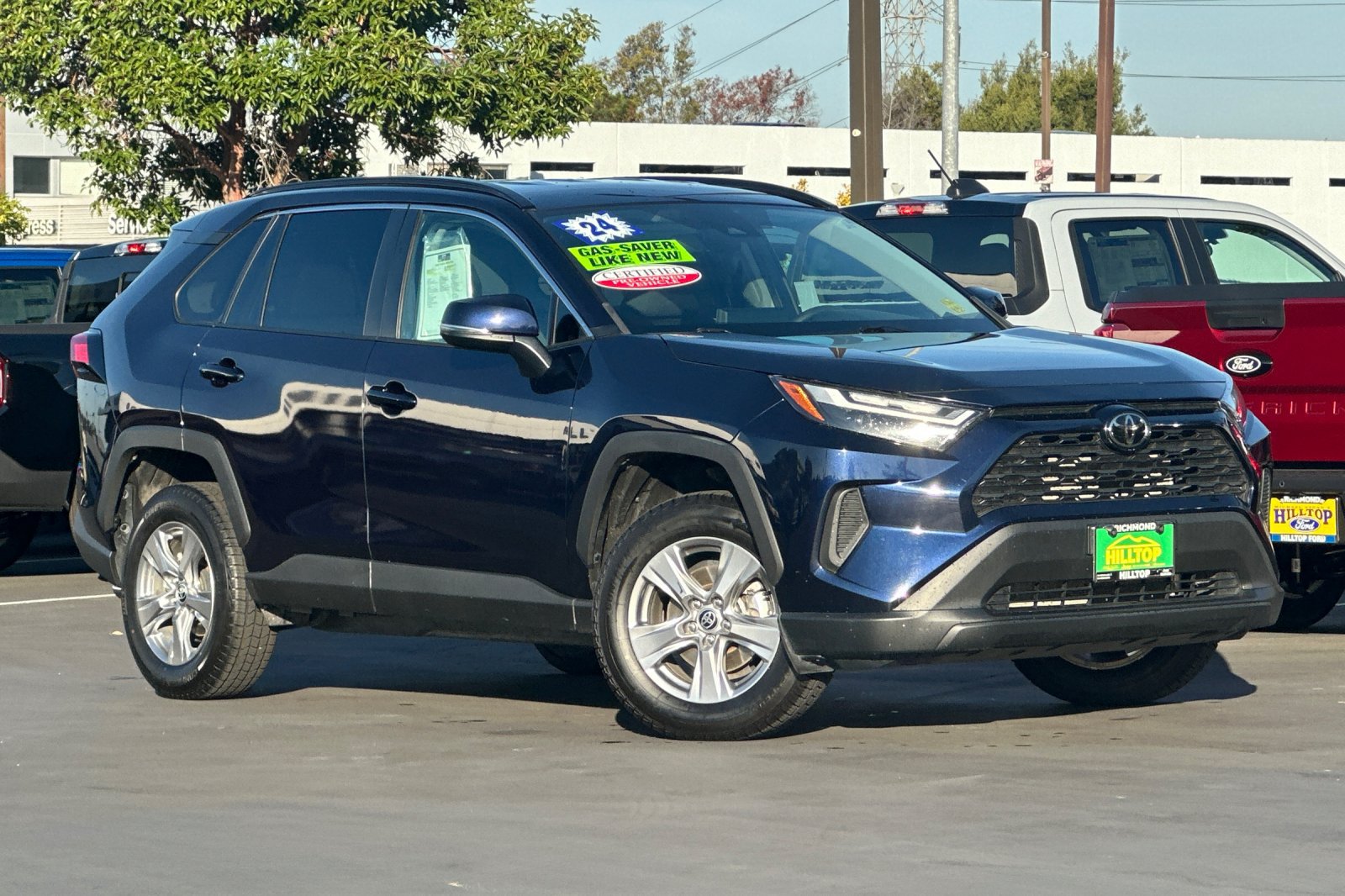 Used 2024 Toyota RAV4 XLE AWD/4WD image 2